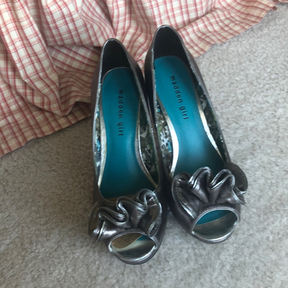 Steve Madden pewter heels